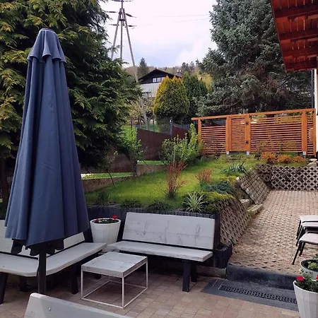 Pod Bukowym Lasem Apartment Meszna