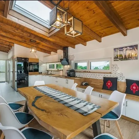 Pod Bukowym Lasem アパート