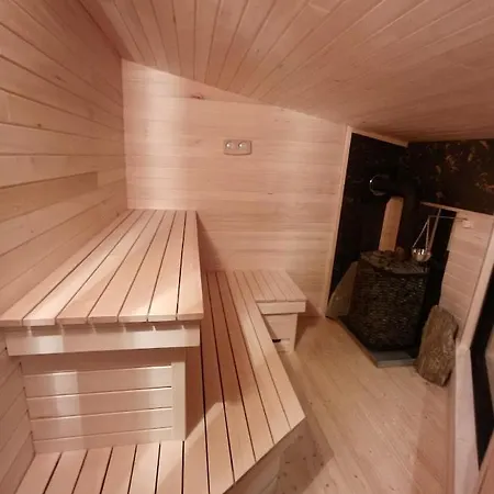 Pod Bukowym Lasem Apartment *